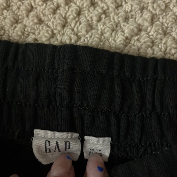Gap black sweat pants with white draw string. - Picture 4 of 4